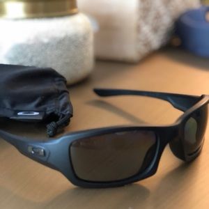 Matte black Oakley 5 squared polarized lenses